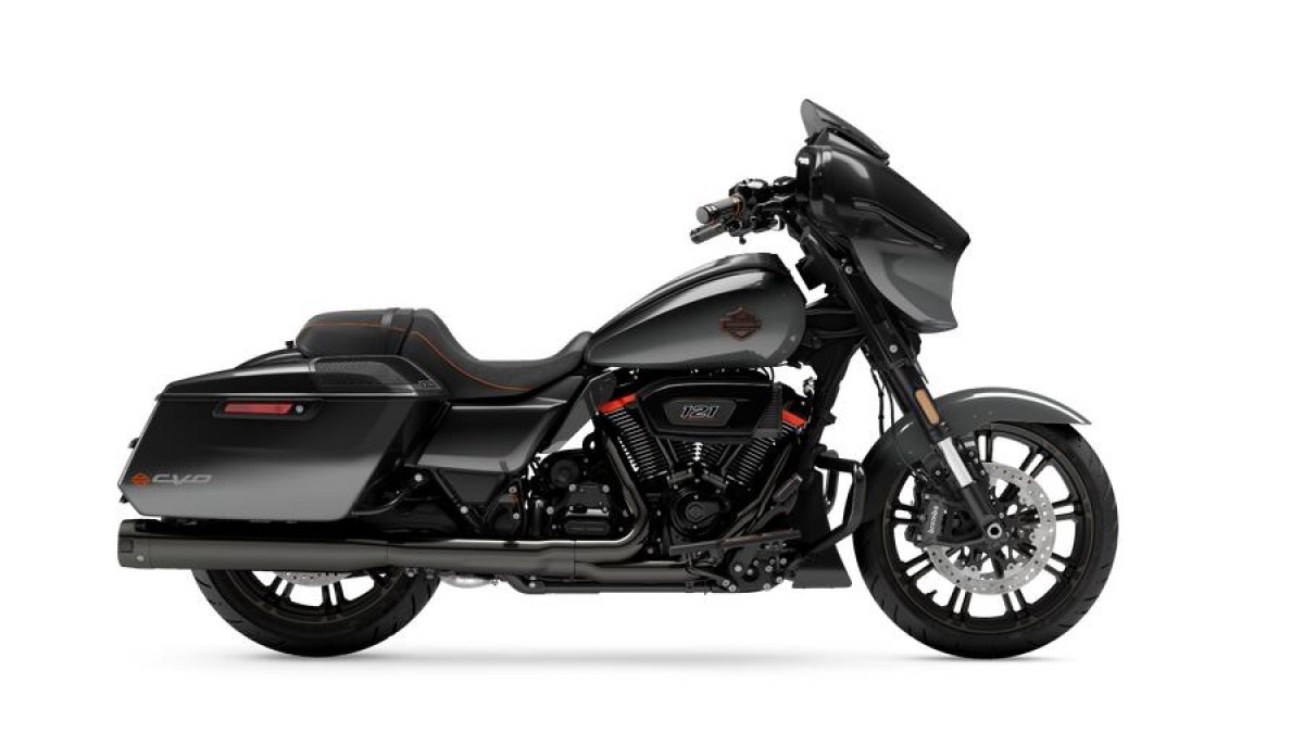 CVO STREET GLIDE RAVEN FADE