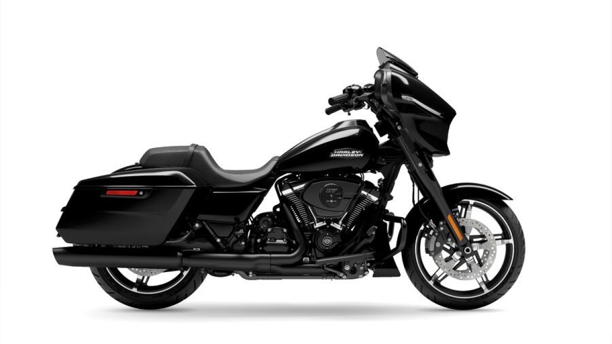 STREET GLIDE VIVID BLACK/BLACK FINISH MY24