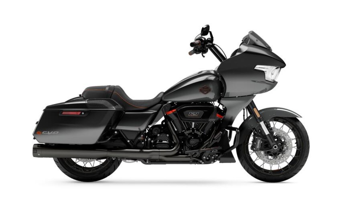 CVO ROAD GLIDE RAVEN FADE